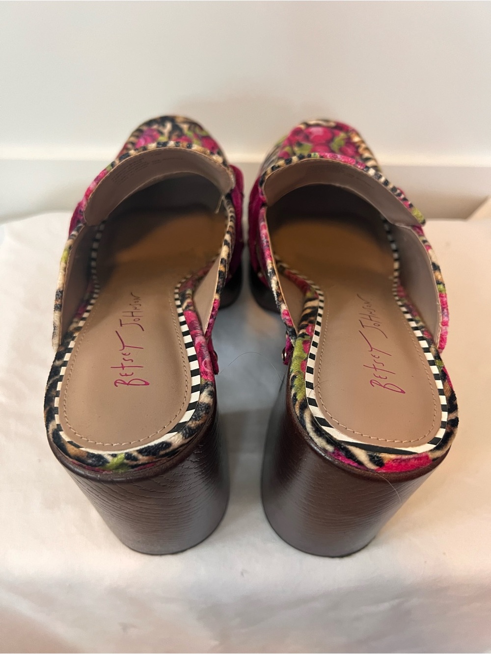 Betsey Johnson Floral Leopard Platform Mules in Fuchsia - Picture 3 of 5